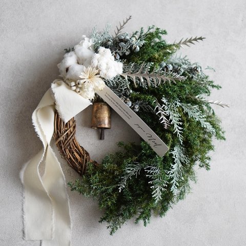 コットンとイモーテルの クリスマスリース　ベル  プリザーブドフラワー